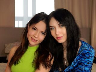 FloraAndLorna's Live video cam Profile Image